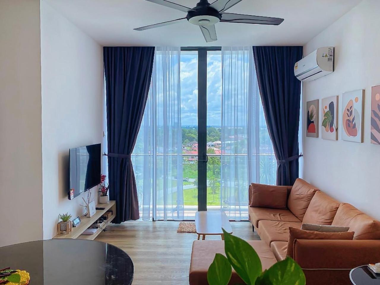 Hann's View 2r2b Apartment